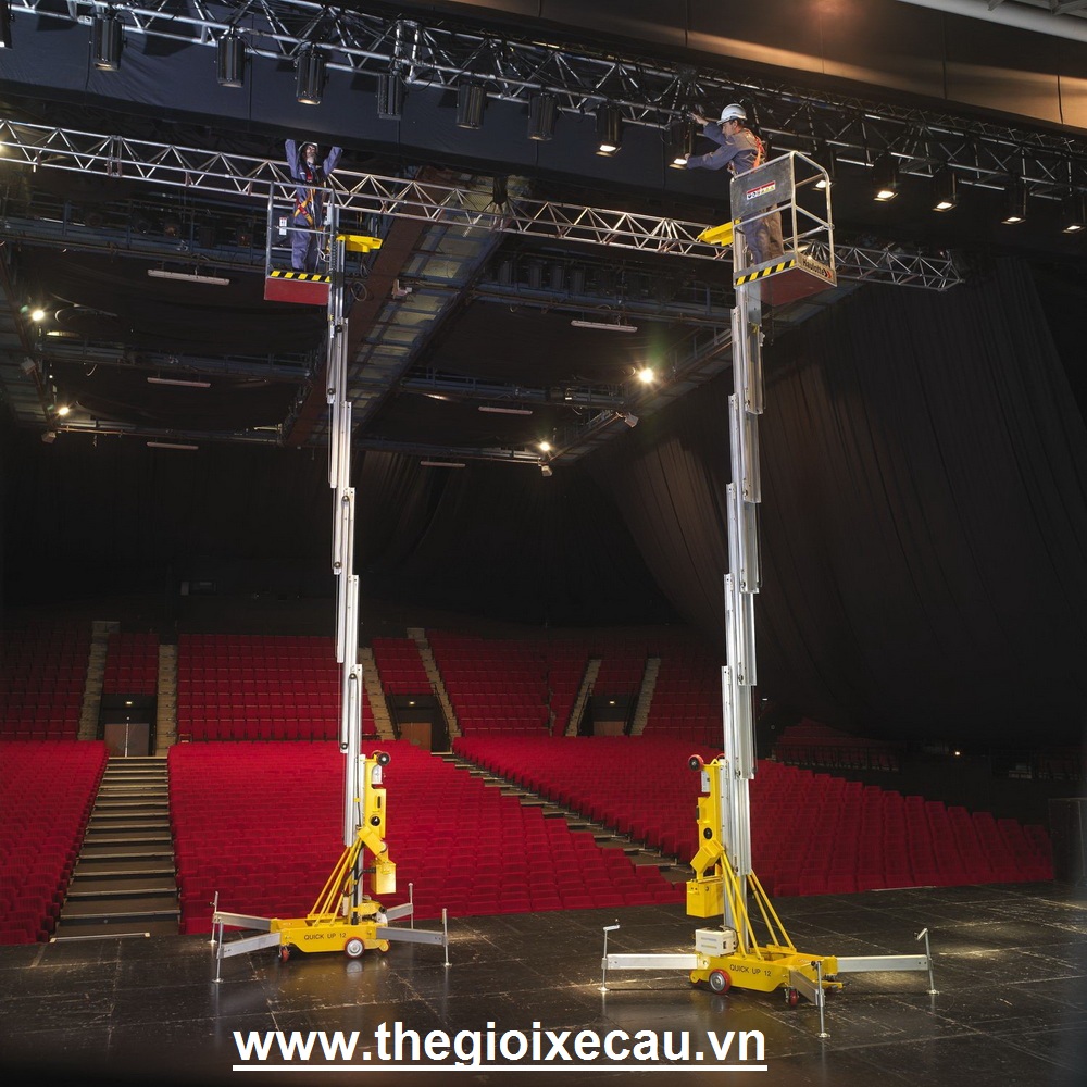 Bán xe nâng người 14m tự hành trục rút đẩy tay