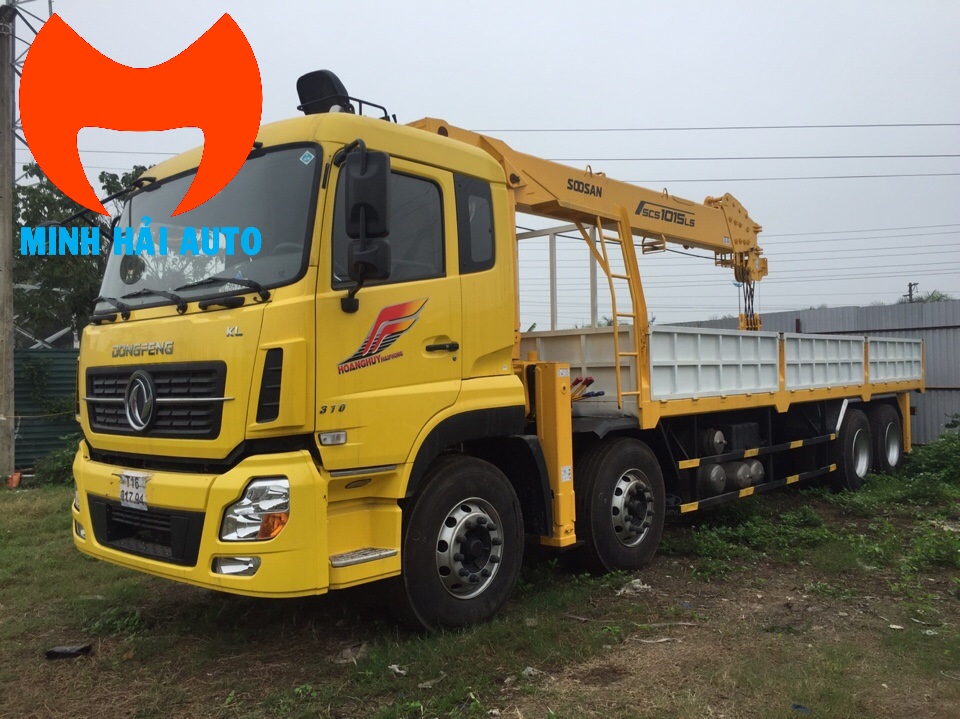 Xe cau tu hanh 10 tan Soosan lap Dongfeng 4 chan