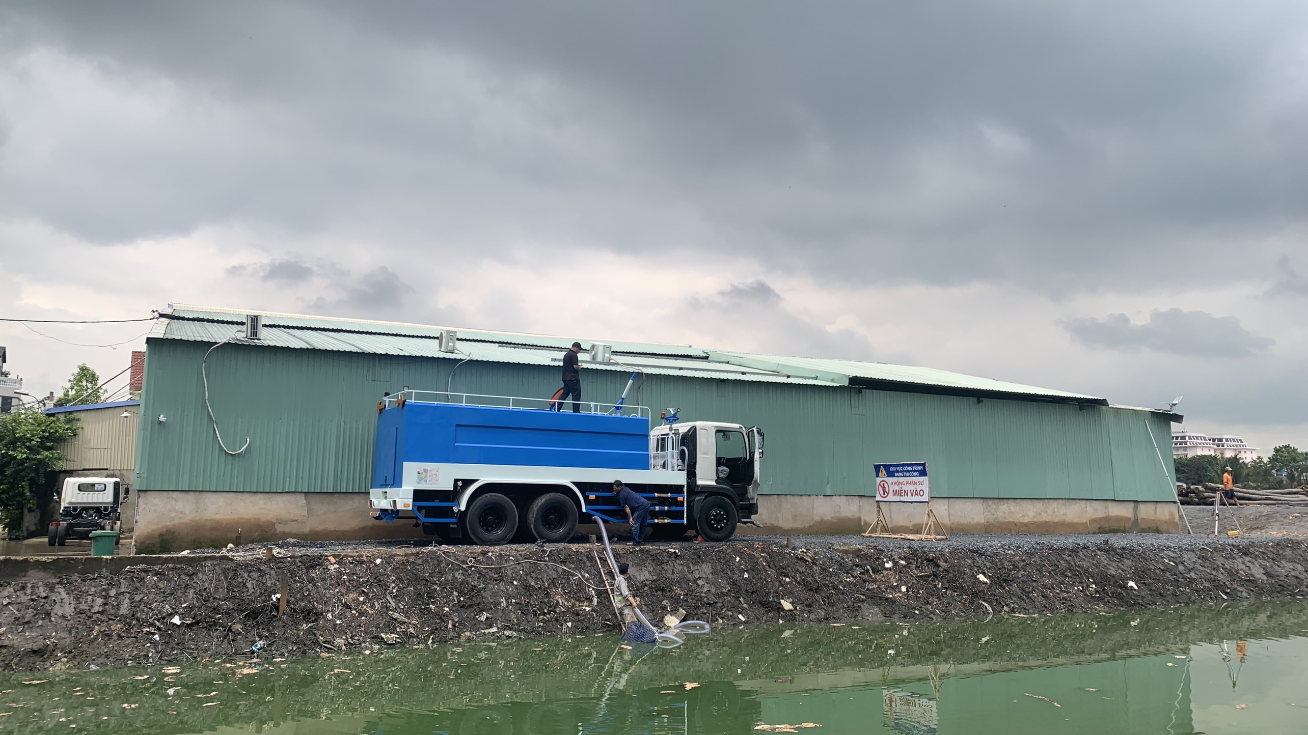 MINH HAI AUTO's water tank truck: cost- effictive