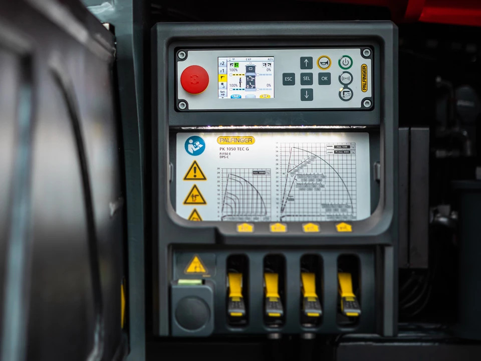 Cẩu gấp khúc Palfinger PK 245 TEC 7 tấn- Tay trang điều khiển