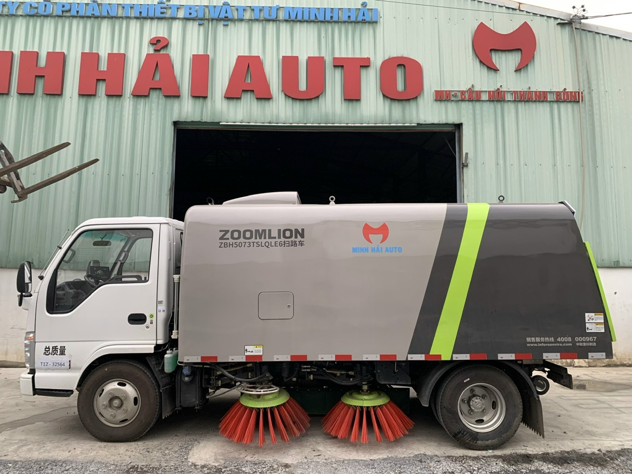 Xe quét đường Isuzu 5 khối Zoomlion