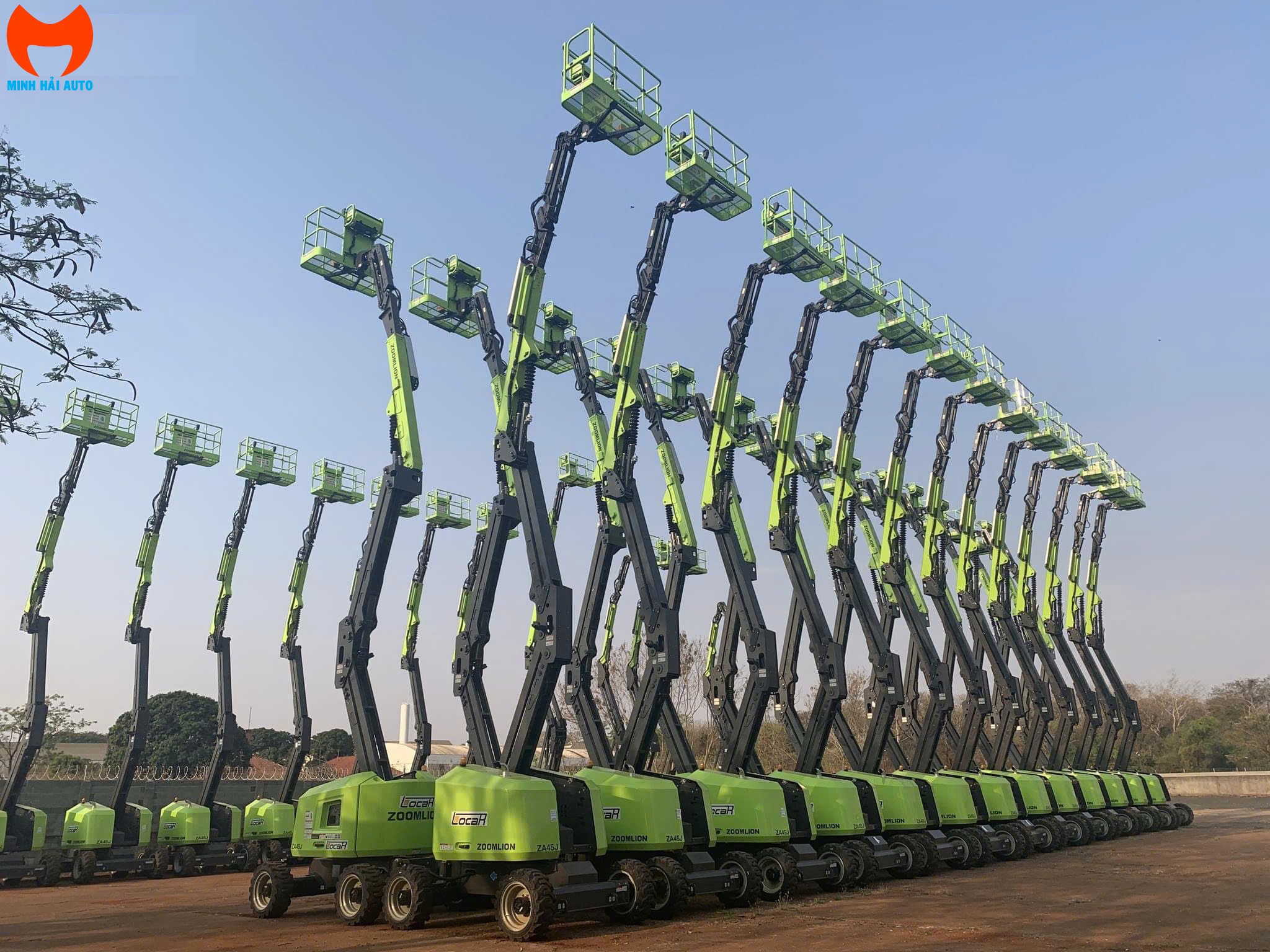 Xe nâng boomlift và zboom tự hành từ 10-100m