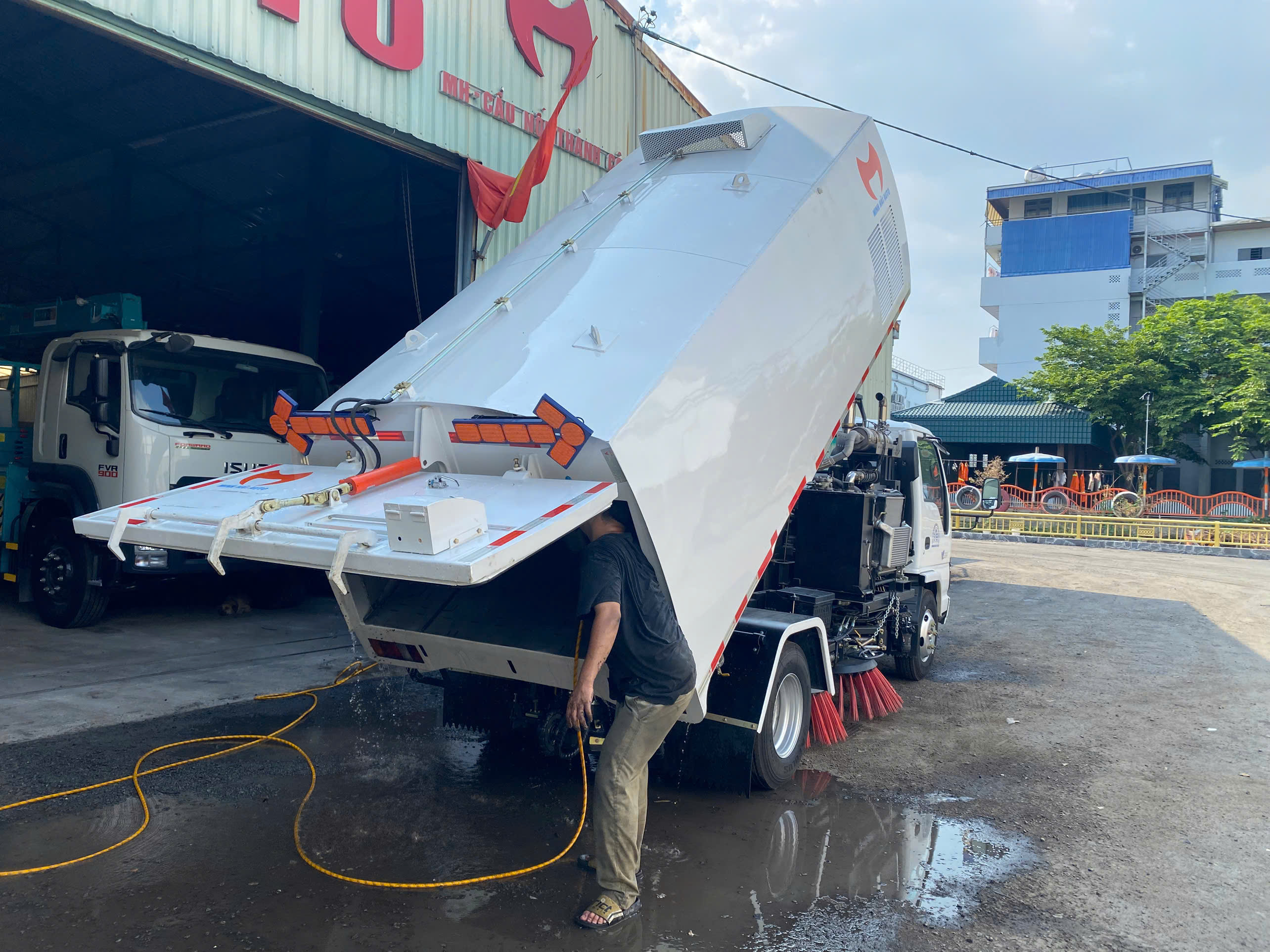Giá bán xe quét 5 khối Fulongma Isuzu - 4