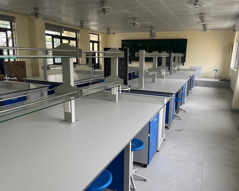 Bàn thí nghiệm trung tâm mặt Phenolic HPL compack