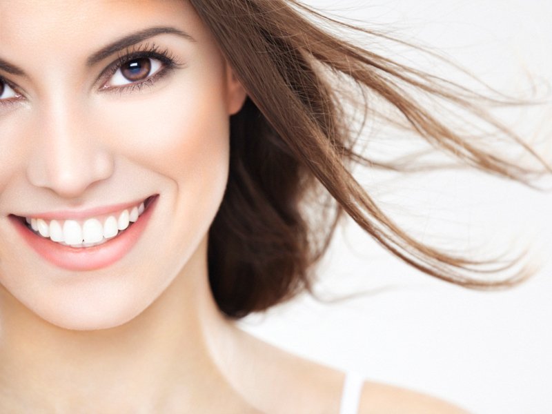 8 nguyên tắc để có làn da trắng hồng, căng mịn không tì vết: cười nhiều hơn