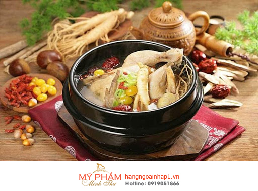 Gói nguyên liệu Nhân Sâm hầm gà Hàn Quốc - 100g khi hầm với gà sẽ cho gia đình bạn một món ăn bổ dưỡng có tác dụng cực tốt cho người cần bồi bổ cơ thể sau ốm đau, xua tan mệt mỏi, căng thẳng, người gầy, thiếu dinh dưỡng...