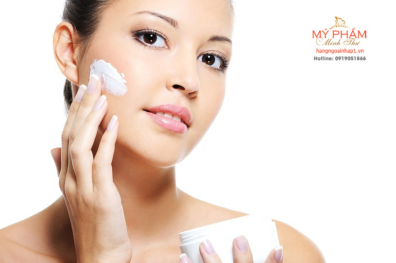 Kem dưỡng ẩm trong mùa khô hanh - Những điều cần biết