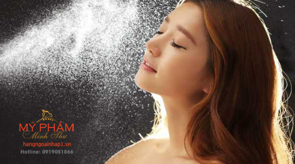 Xịt khoáng Eau Thermale Avène - Pháp