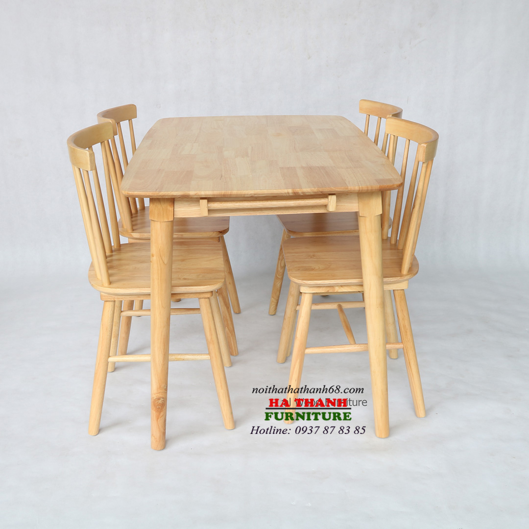 Những căn hộ nhỏ cần một bàn ăn gọn nhẹ nhàng, tinh tế để tiết kiệm không gian. Với bàn ăn gỗ nhỏ gọn, bạn không phải lo lắng về việc không có đủ chỗ để ăn uống. Hãy tận hưởng bữa ăn gia đình ấm áp trên chiếc bàn ăn nhỏ xinh này.