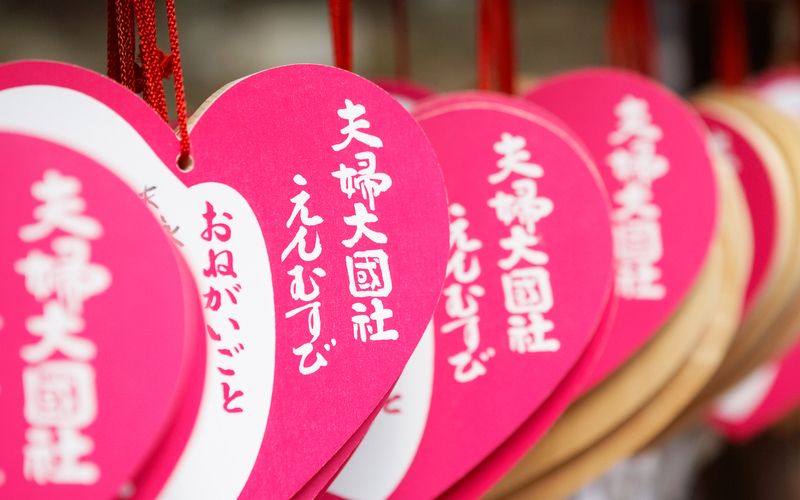 LỄ TÌNH NHÂN - VALENTINE ( バレンタインデー ) NGÀY HỒI ĐÁP CỦA CÁC CHÀNG TRAI DÀNH CHO NHỮNG CÔ GÁI THẦM YÊU MÌNH.