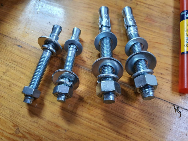 cấu tạo bu lông nở thang máy