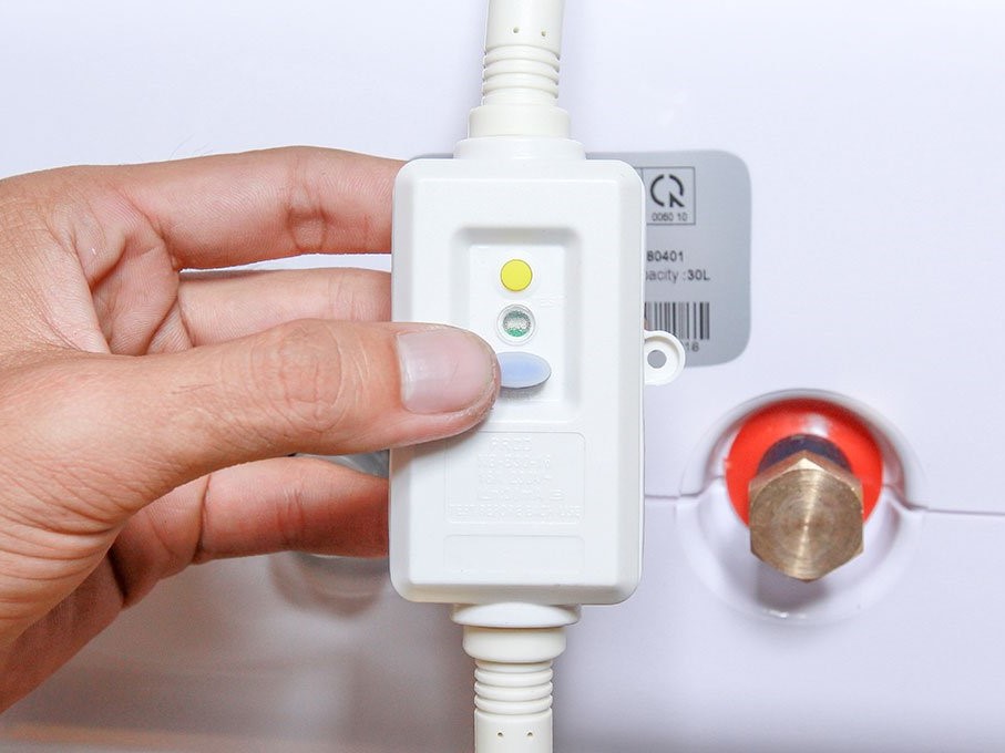 Tìm hiểu về bình tắm nóng lạnh chống giật - Nguyên lý hoạt động của dây chống giật