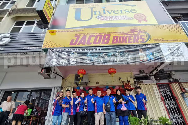 Khai trương cửa hàng Phụ kiện xe Universe tại Malaysia