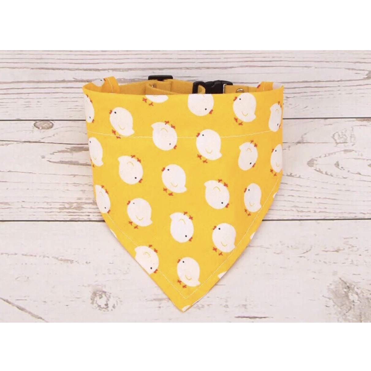 Vòng Cổ Da & Khăn Choàng Vàng Vịt Trắng