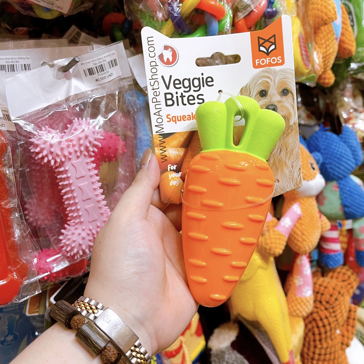 Đồ Chơi Fofos Veggie Bites Bíp Bíp Hình Củ Cà Rốt MoAnPetShop.com