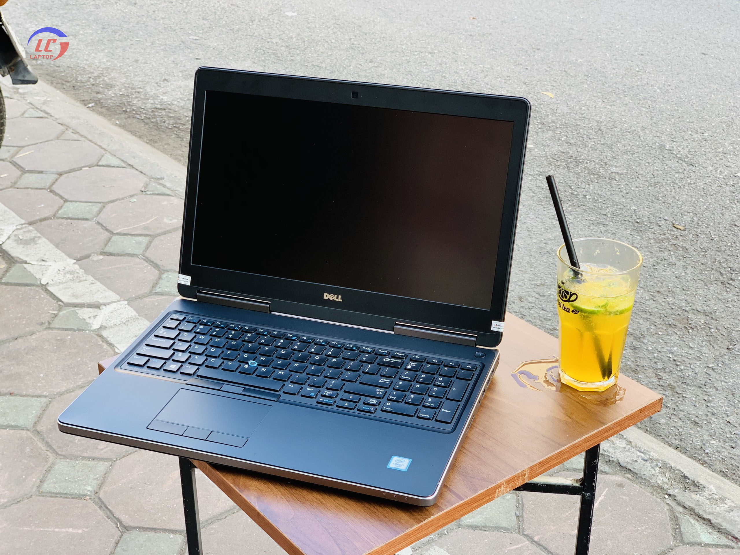 Dell Precision 7510 ( I7-6820HQ, RAM 8G, SSD 256G, VGA NVIDIA Quadro M2000M- 4G, Màn Full HD IPS ) - Laptoplc Dell Precision 7510 ( I7-6820HQ, RAM 8G, SSD 256G, VGA NVIDIA Quadro M2000M- 4G, Màn Full HD IPS ) - Laptoplc