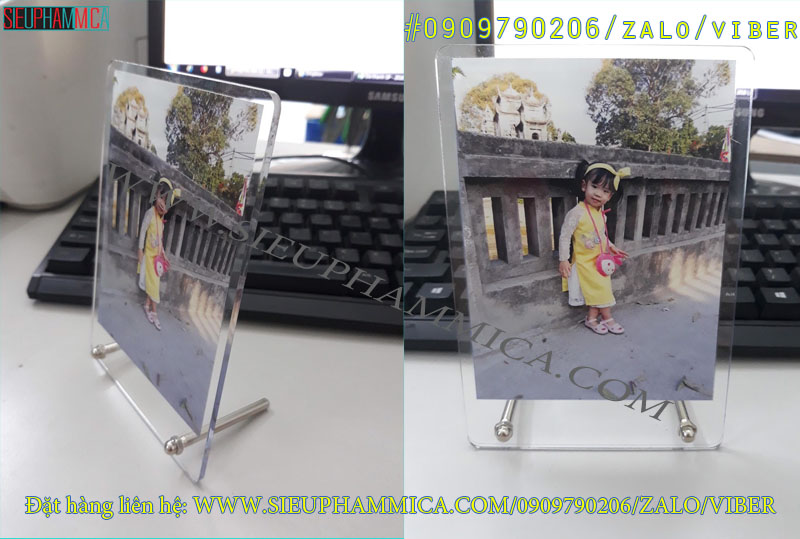 Khung ảnh mica hít nam châm là khung mica được cắt thành từng khung nhỏ