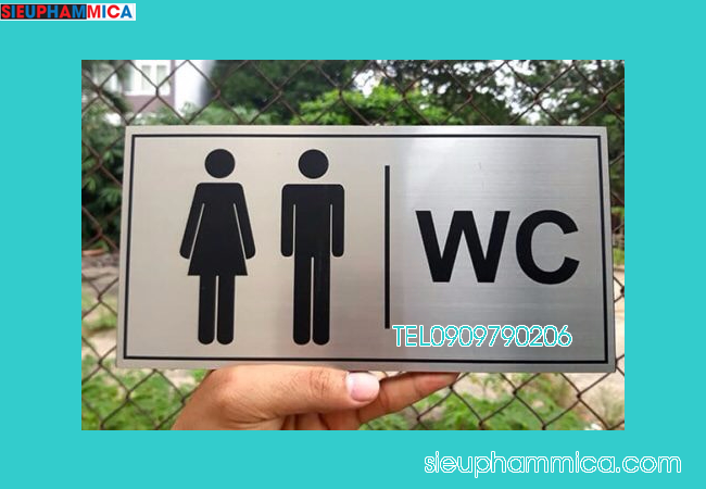 Biển WC không chỉ để chỉ dẫn, biển báo cho khách hàng SIEUPHAMMICA