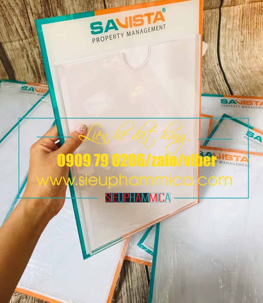 Kệ checklist mica thang máy khổ A4 SIEUPHAMMICA