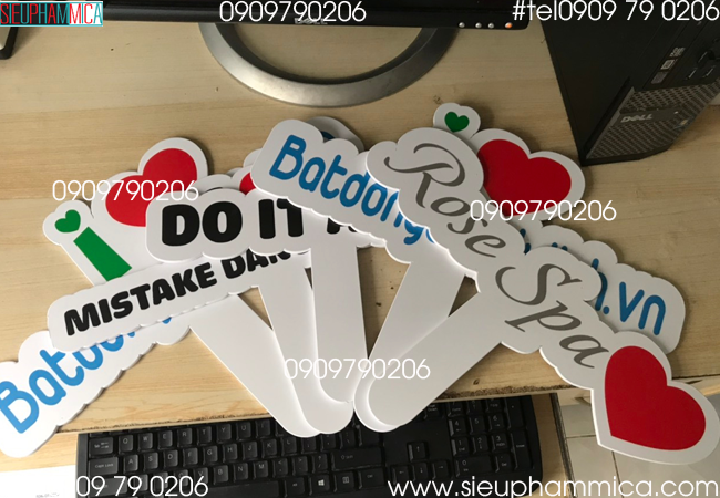 Khung facebook checkin chụp ảnh kÃch thưá»c 60x80cm