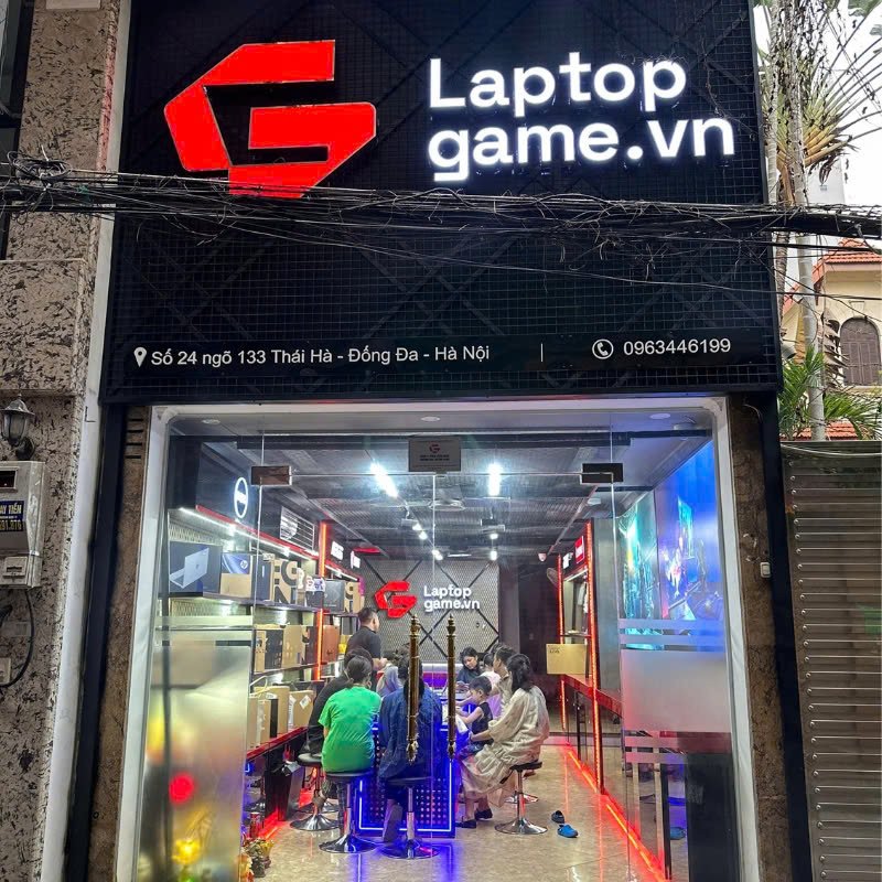 Hình ảnh khách hàng và các hoạt động của LaptopGame