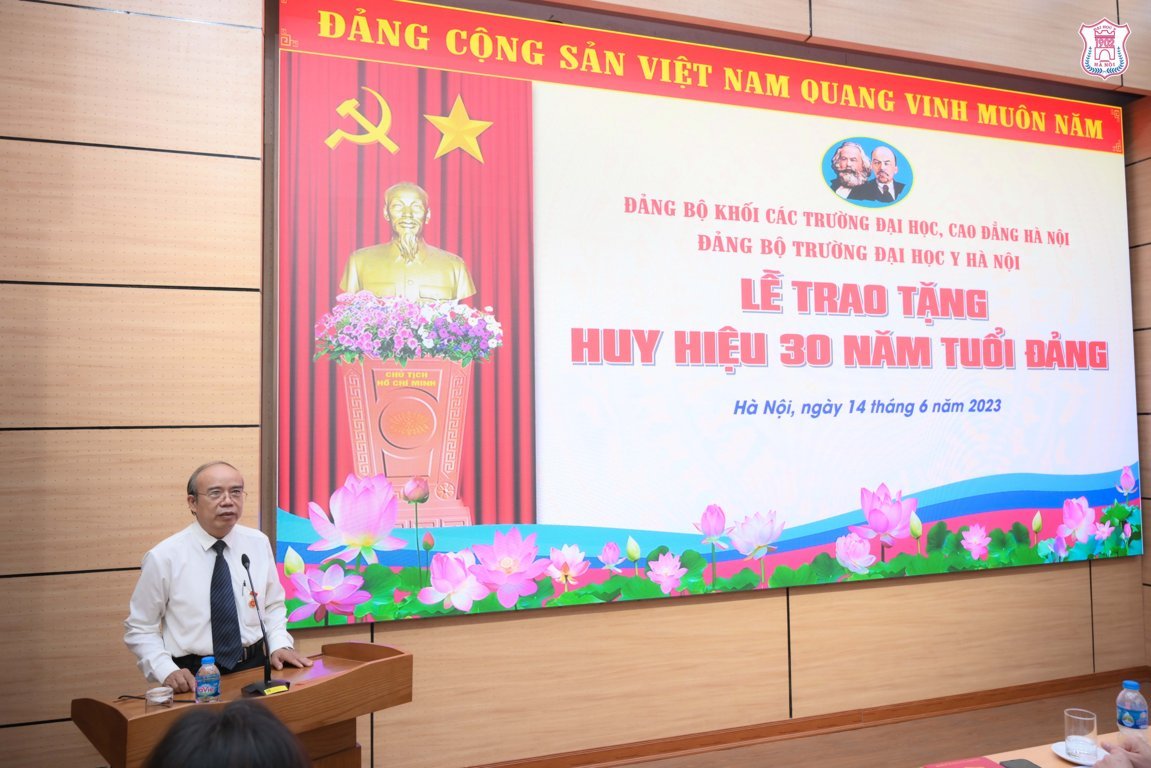 PGS.TS.BS Nguyễn Văn Toại chia sẻ cảm xúc vui mừng, niềm tự hào khi được nhận Huy hiệu Đảng