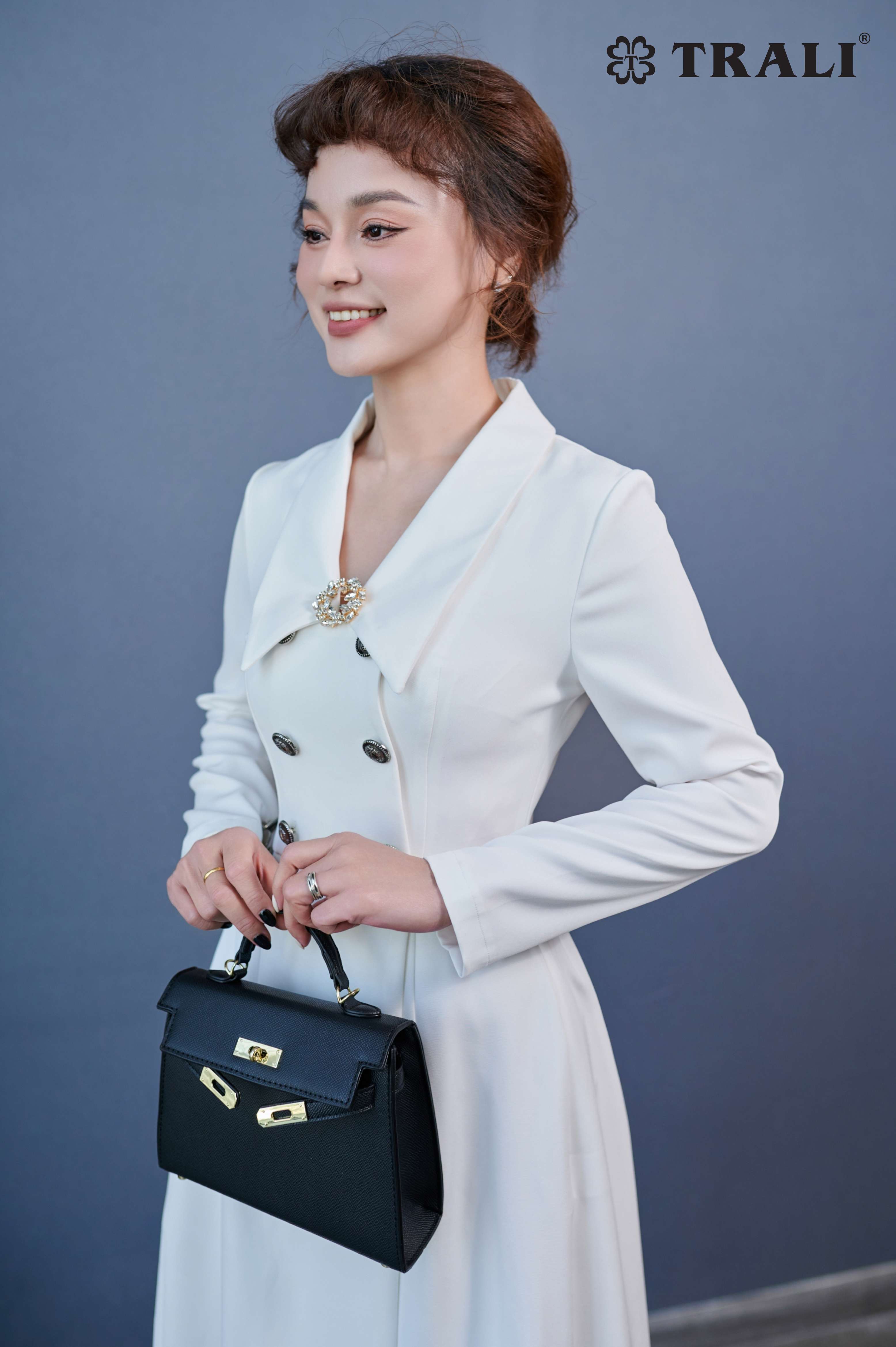Đồng phục công sở áo vest nữ cao cấp màu trắng | May đồng phục Việt