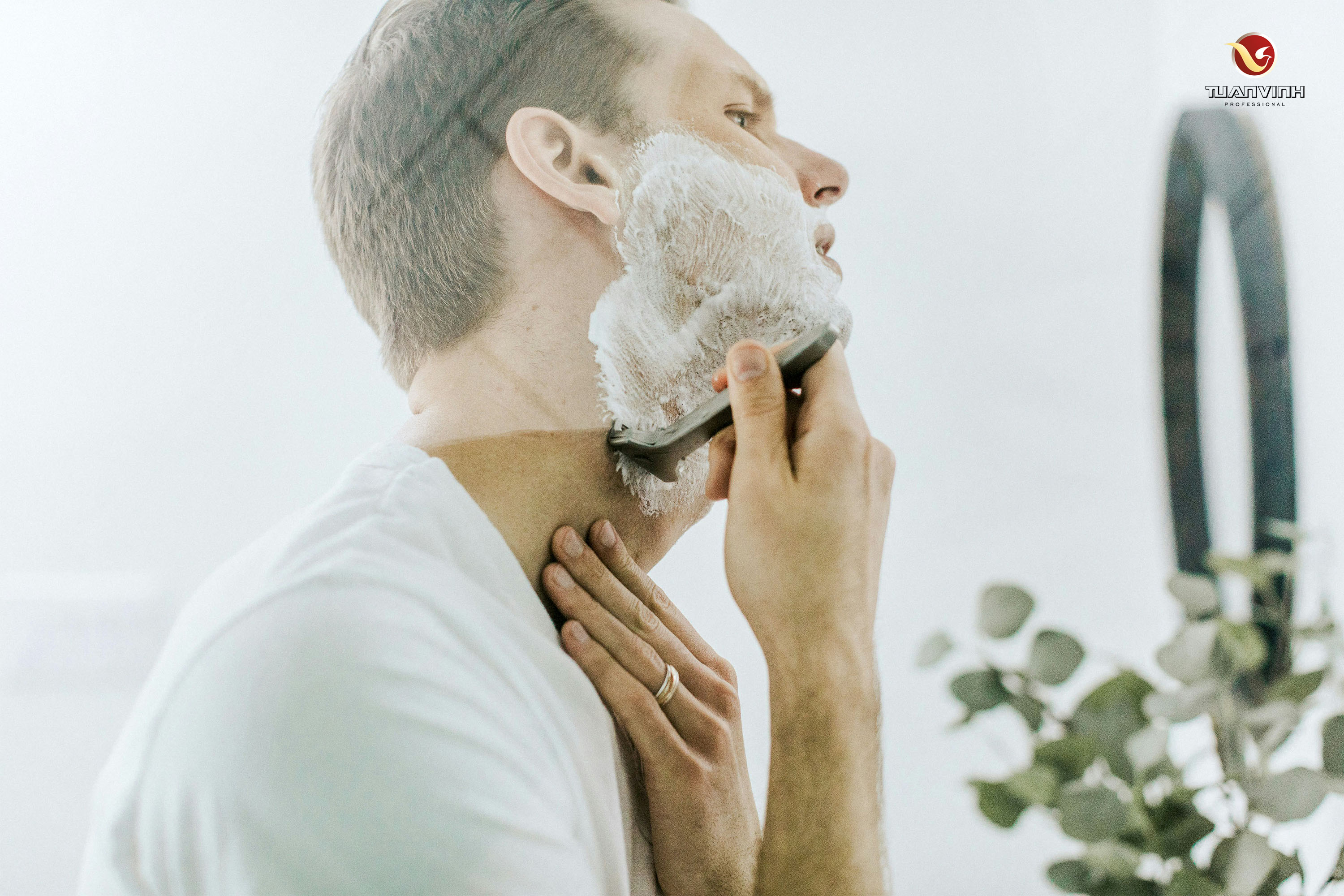 Giải Đáp 5 Sai Lầm Phổ Biến Về Dưỡng Da Mùa Lạnh Cho Nam Giới