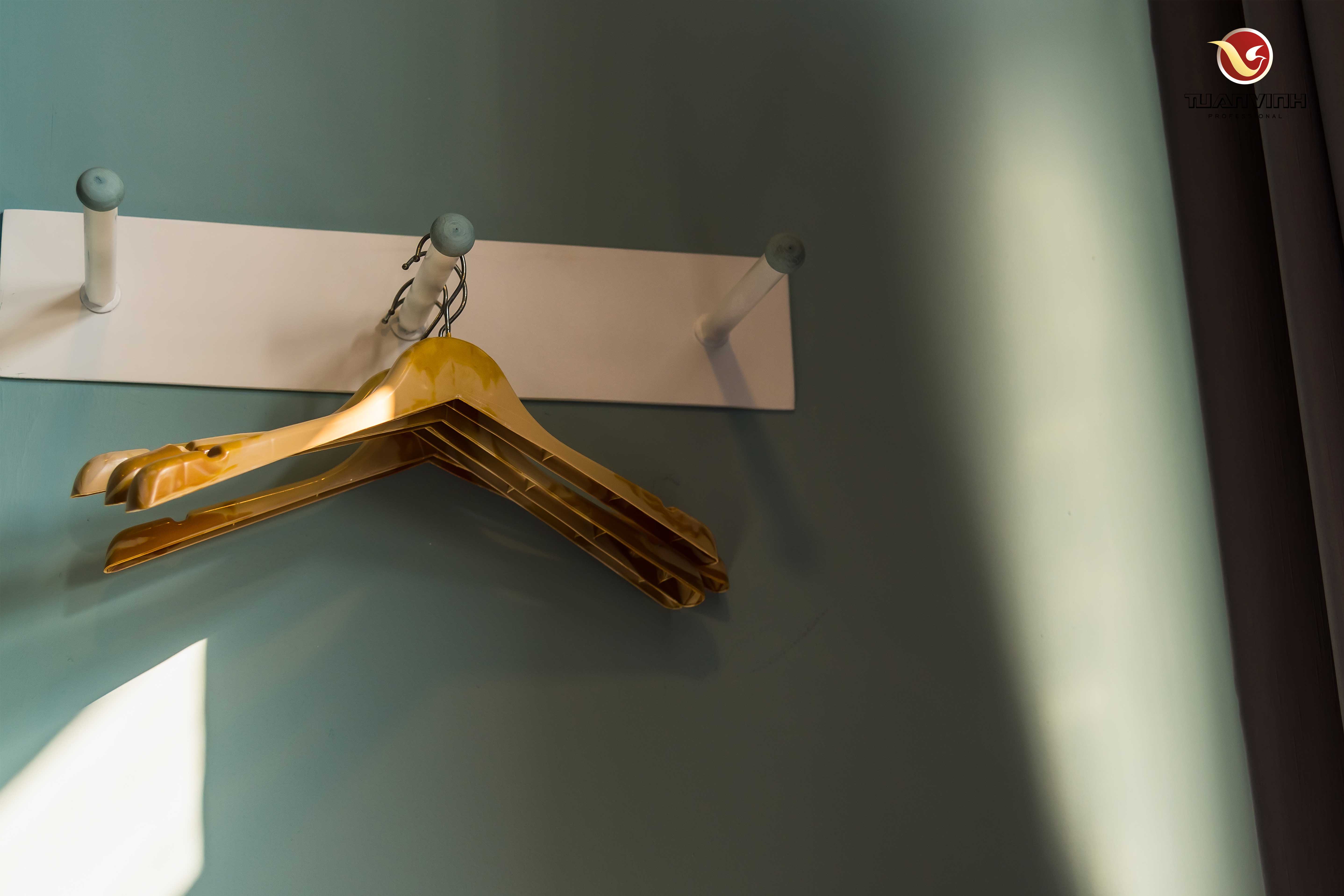 móc gỗ không kẹp dùng cho các loại áo basic