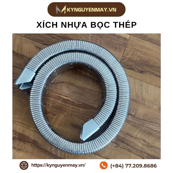 Xích nhựa bọc thép