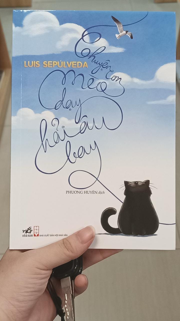 REVIEW SÁCH CHUYỆN CON MÈO DẠY HẢI ÂU BAY - LUIS SEPULVEDA