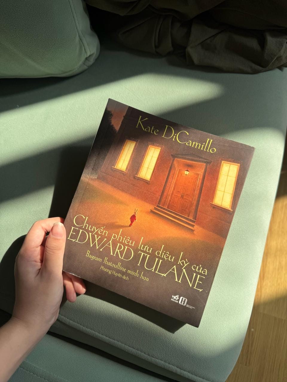 REVIEW SÁCH CHUYẾN PHIÊU LƯU DIỆU KỲ CỦA EDWARD TULANE - KATE DICAMILLO