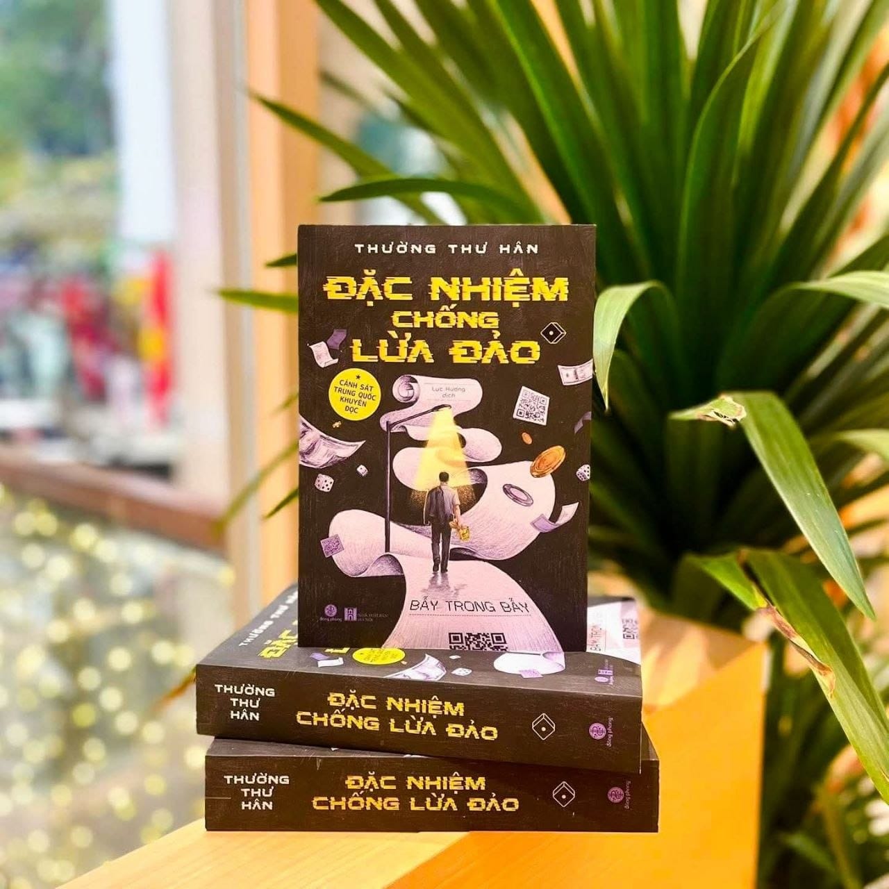 Độc giả review: ĐẶC NHIỆM CHỐNG LỪA ĐẢO