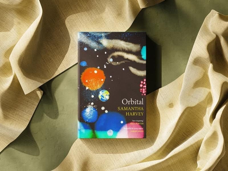 Quỹ đạo - tiểu thuyết giành giải Booker 2024