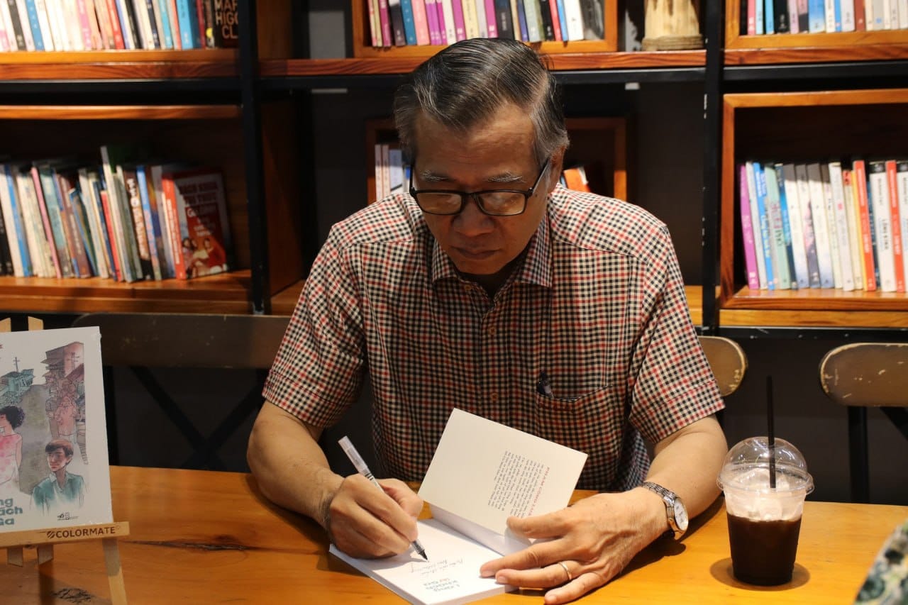 SỰ KIỆN GẶP GỠ VÀ KÝ TẶNG CÙNG TÁC GIẢ PHẠM CÔNG LUẬN