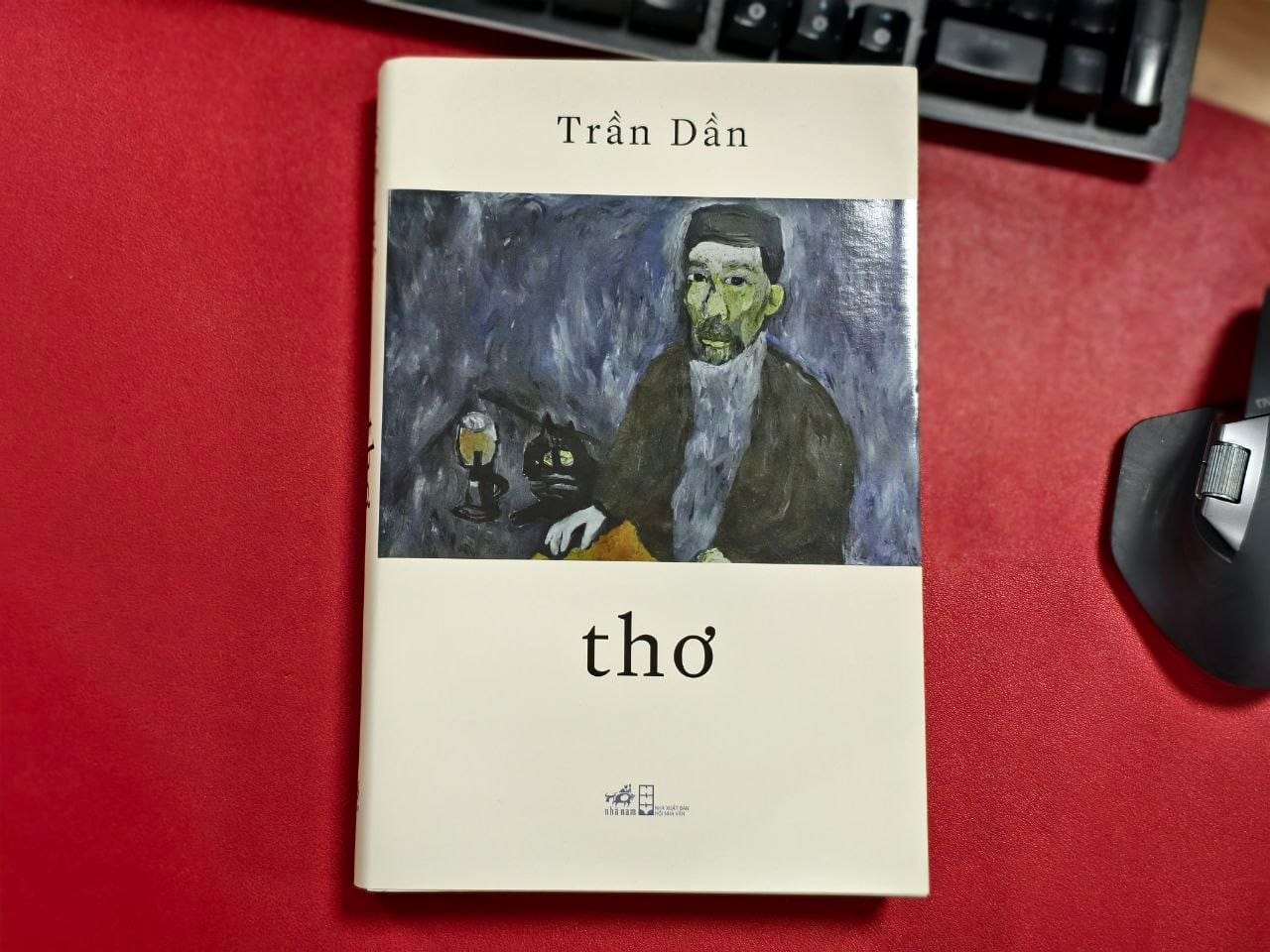 TÔI NHƯ KẺ ĐI ĐÀY TRÊN SA MẠC TỜ GIẤY