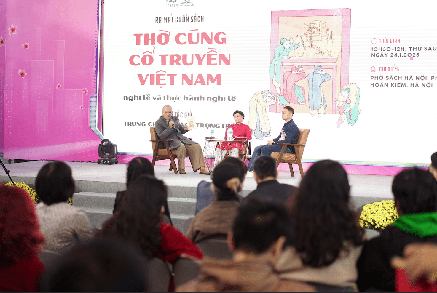 Sự kiện ra mắt sách về thờ cúng cổ truyền thu hút độc giả trẻ