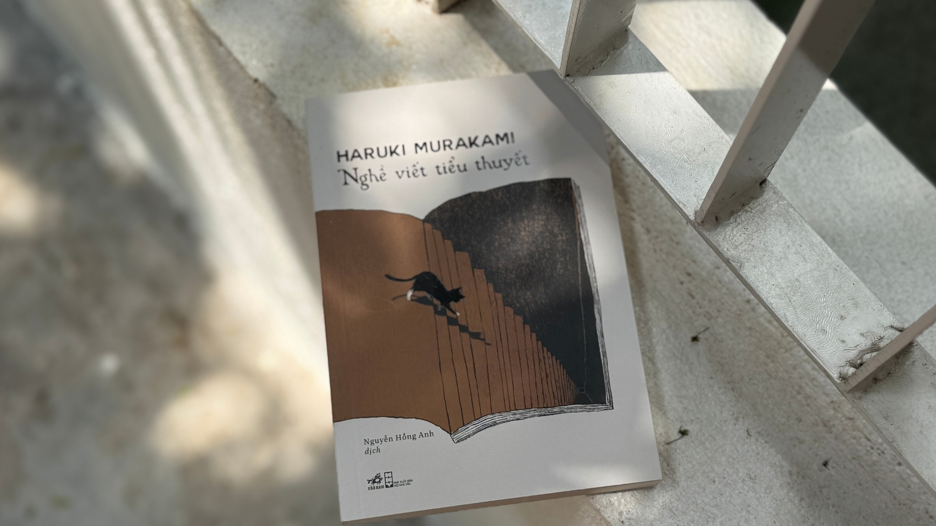 NGHỀ VIẾT TIỂU THUYẾT – BẢN TÌNH CA RIÊNG CỦA MURAKAMI GỬI ĐẾN NGƯỜI VIẾT