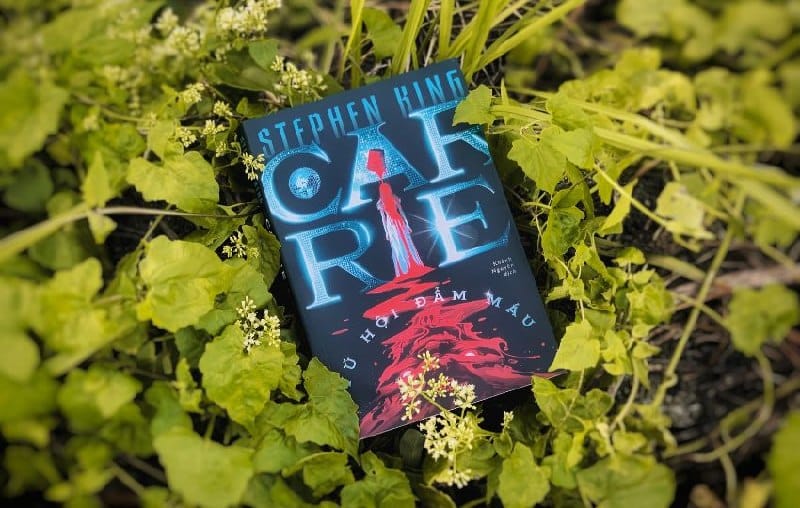 KHI STEPHEN KING NÉM CARRIE VÀO THÙNG RÁC