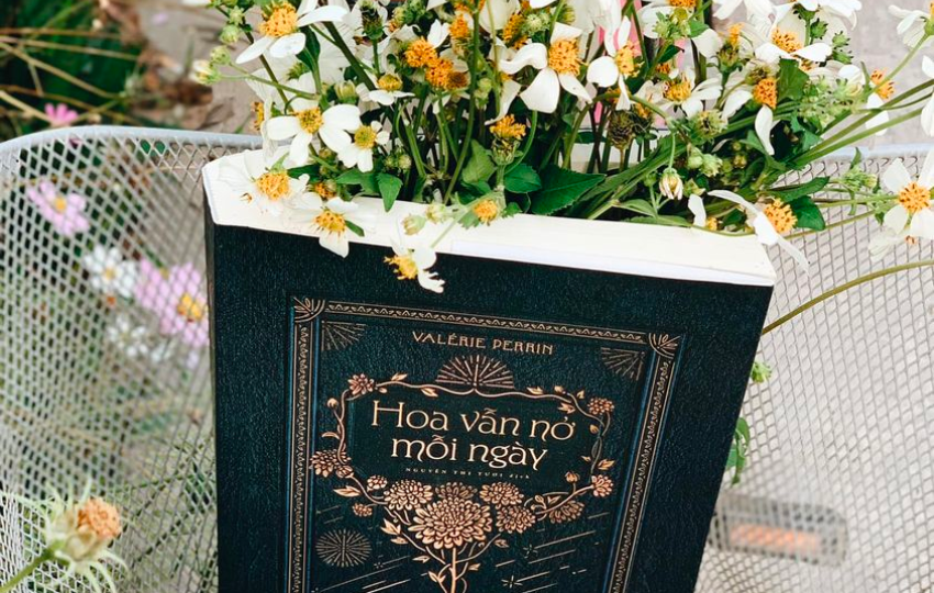 Review sách: HOA VẪN NỞ MỖI NGÀY – Valérie Perrin
