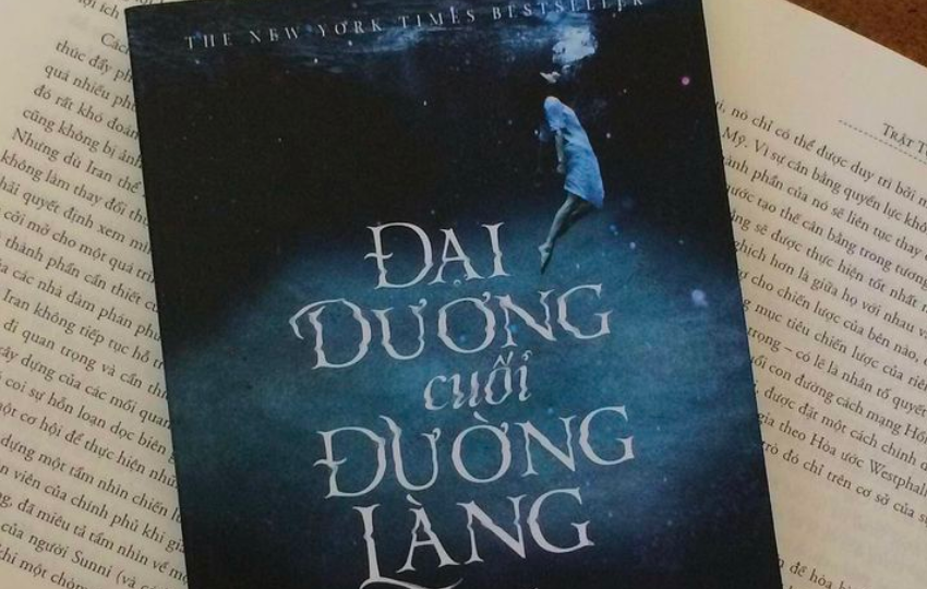 Review sách: ĐẠI DƯƠNG CUỐI ĐƯỜNG LÀNG – Neil Gaiman