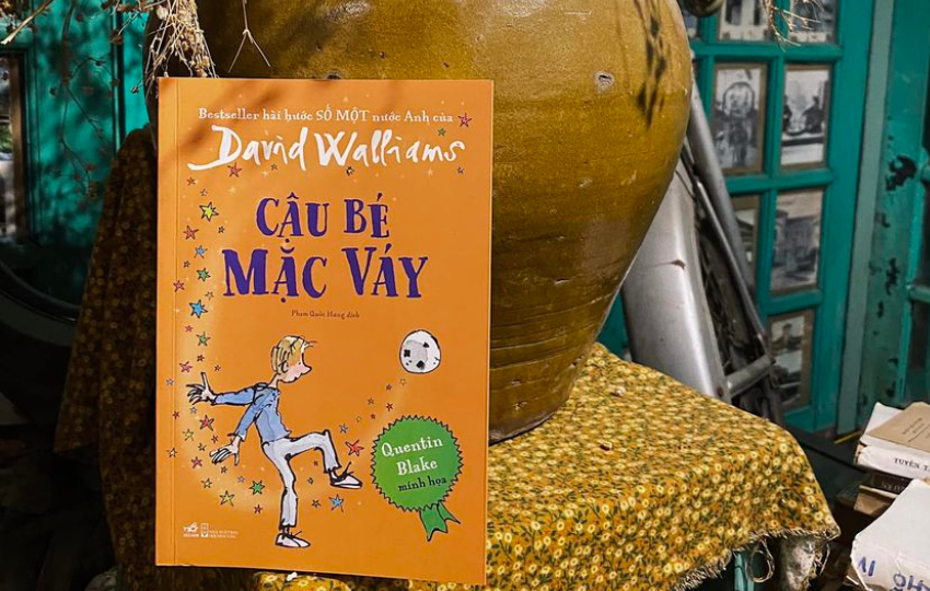 Review sách: CẬU BÉ MẶC VÁY – David Walliams