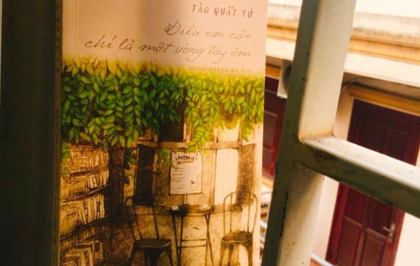 Review sách: ĐIỀU EM CẦN CHỈ LÀ MỘT VÒNG TAY ÔM – Tào Quất Tử