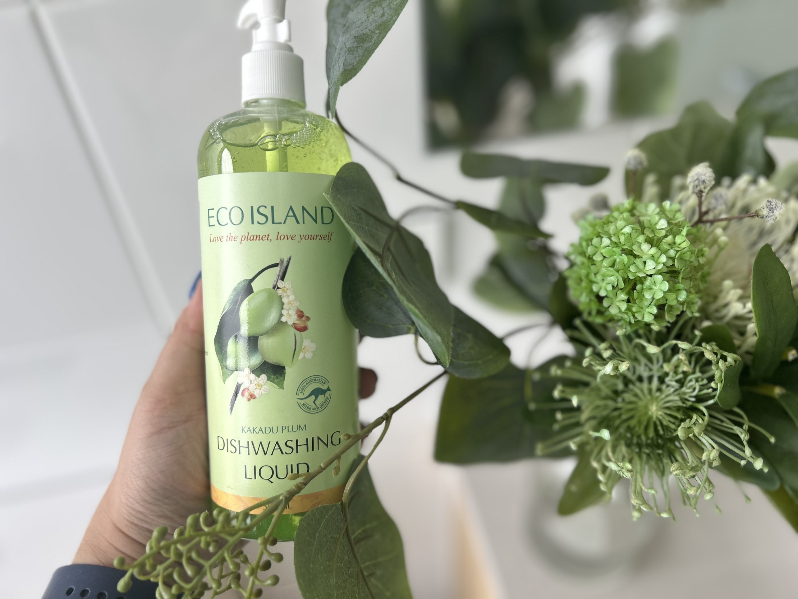 Nước rửa bát đậm đặc Eco Island nhập khẩu ÚC, hương Kakadu Plum, Mềm mại, sạch bay dầu mỡ và bảo vệ môi trường, Dung tích 500ml