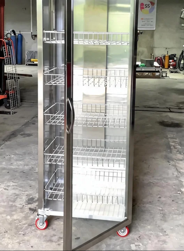 Không gian 5 tầng giá inox bên trong tủ sấy bát đĩa đơn Chefo ứng dụng công nghệ quạt đối lưu và diệt khuẩn Ozone