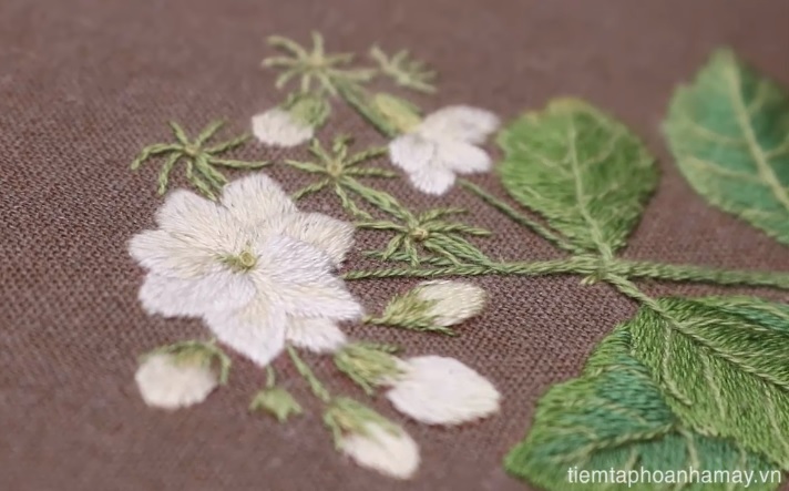 Hướng dẫn chi tiết thêu bông hoa nhài bằng mũi đâm xô (có mẫu in) | Tiệm Tạp Hóa Nhà May Hướng Dẫn Chi Tiết Thêu Bông Hoa Nhài Bằng Mũi Đâm Xô (Có Mẫu In) | Tiệm Tạp Hóa Nhà May