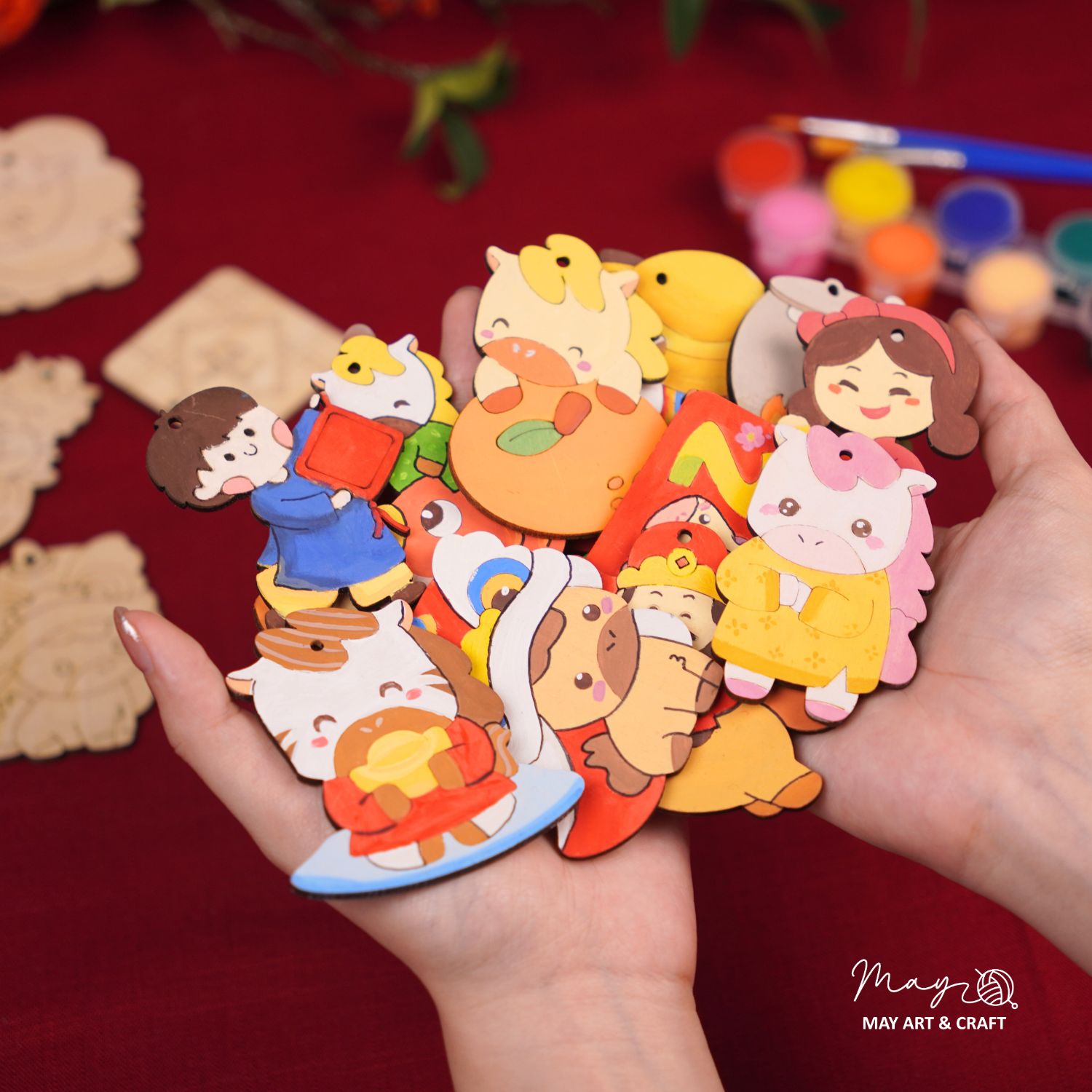 Set tô màu gỗ TẾT 2026 (20 hình gỗ, tặng kèm dây 12 màu acrylic & 2 cọ vẽ)