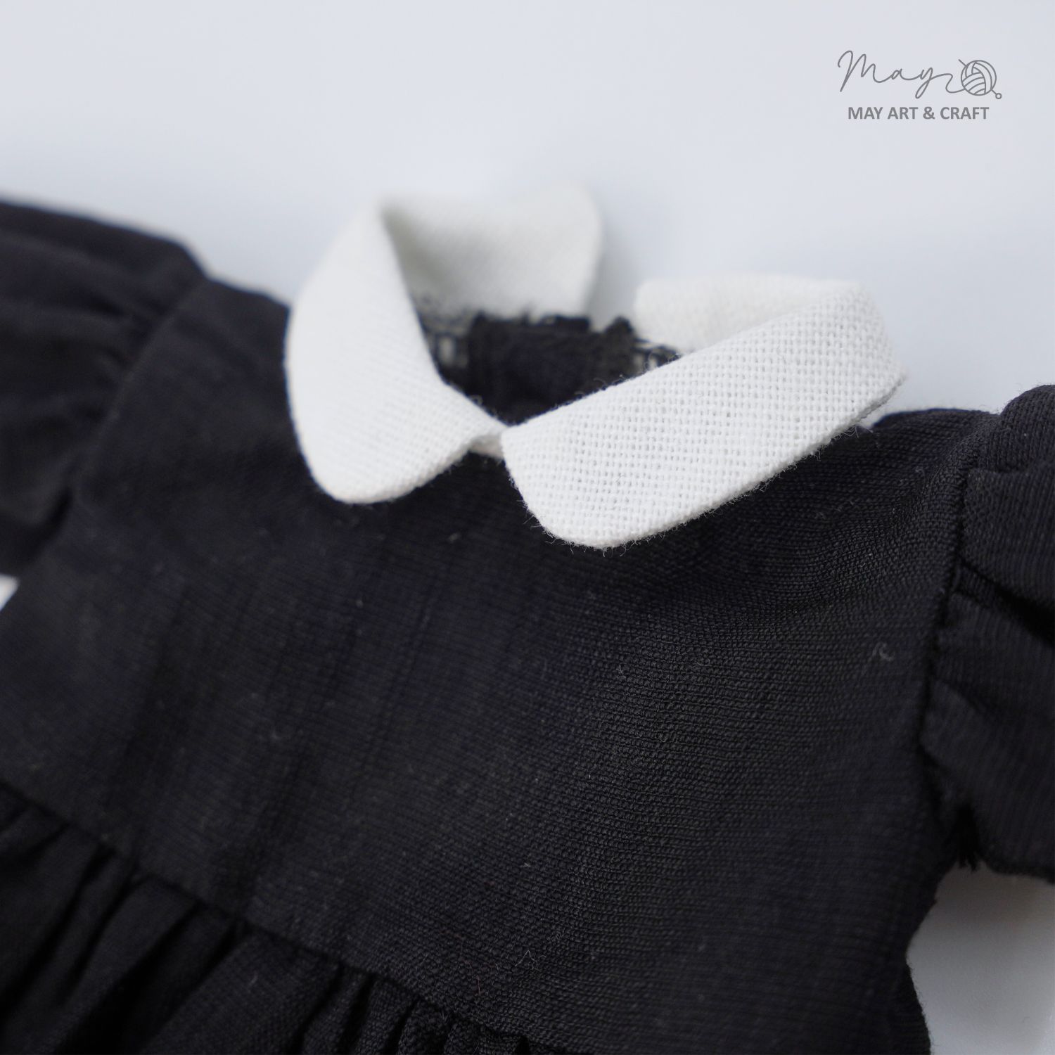 Váy xoè cổ sen màu đen cho thú bông vải