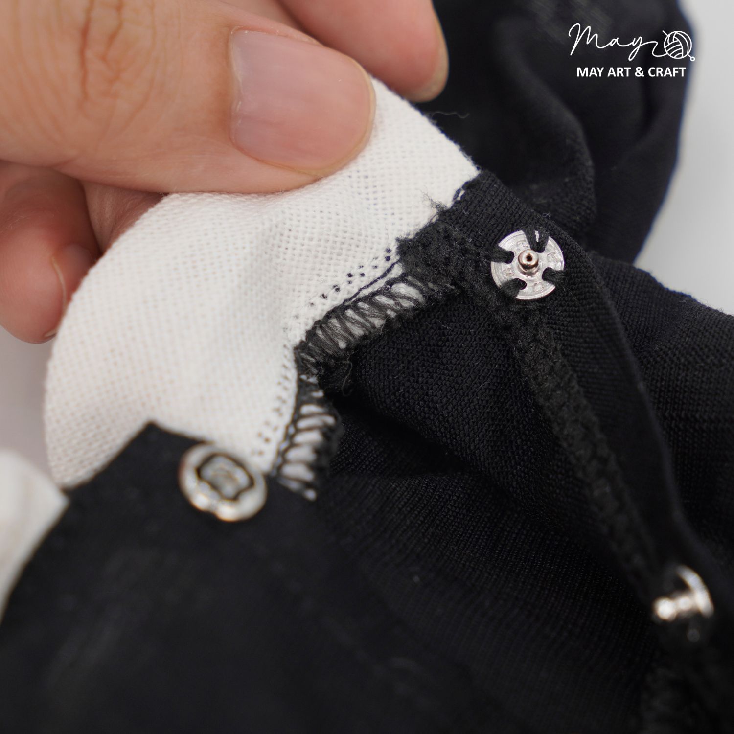 Váy xoè cổ sen màu đen cho thú bông vải