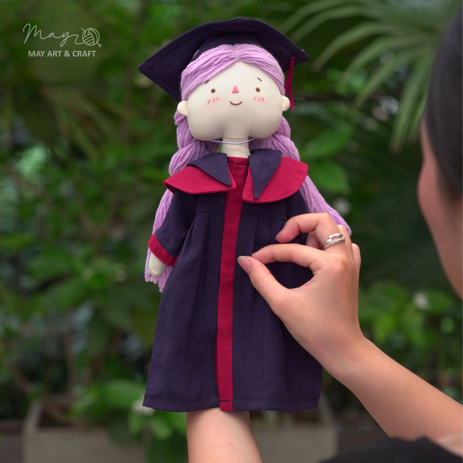 Bộ đồ tốt nghiệp kèm mũ cho búp bê vải